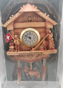 CLOCHES SWISS AVEC HORLOGE EN BOIS